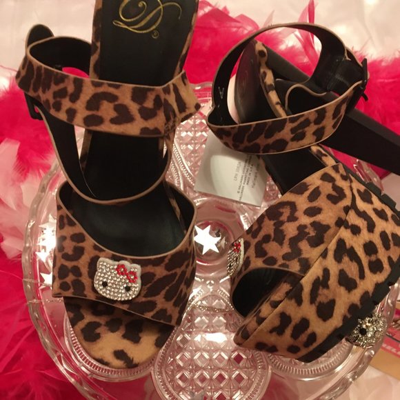 ADORABLE velvet paltform and matching chocker with crystal details ! - Picture 4 of 12